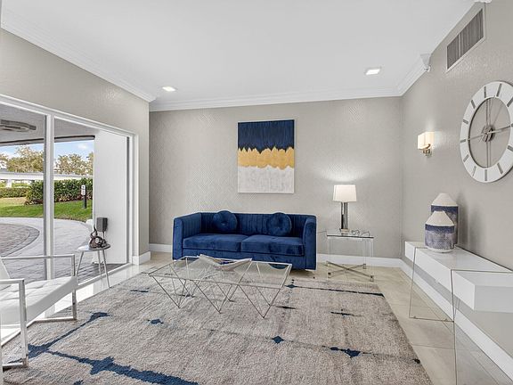 4th image of 7786 Lakeside Boulevard #684