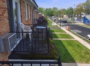 114 Dartmouth Ave, Somerdale, NJ 08083