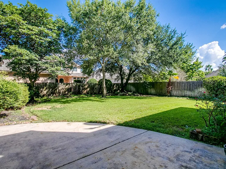 6302 Laver Love Dr — Photo 37