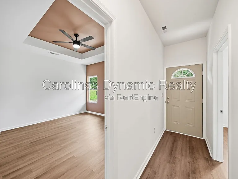 1533 S Battleground Ave — Photo 27