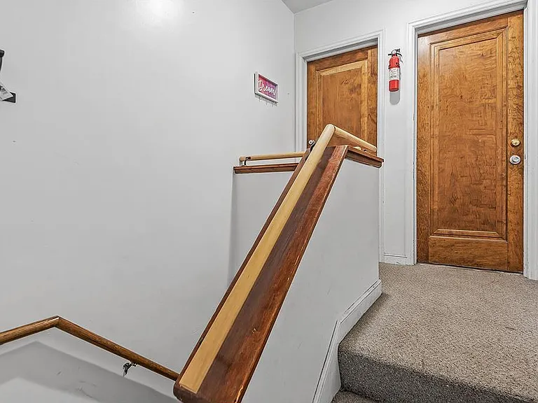 4331 Thomas Ave N — Photo 3