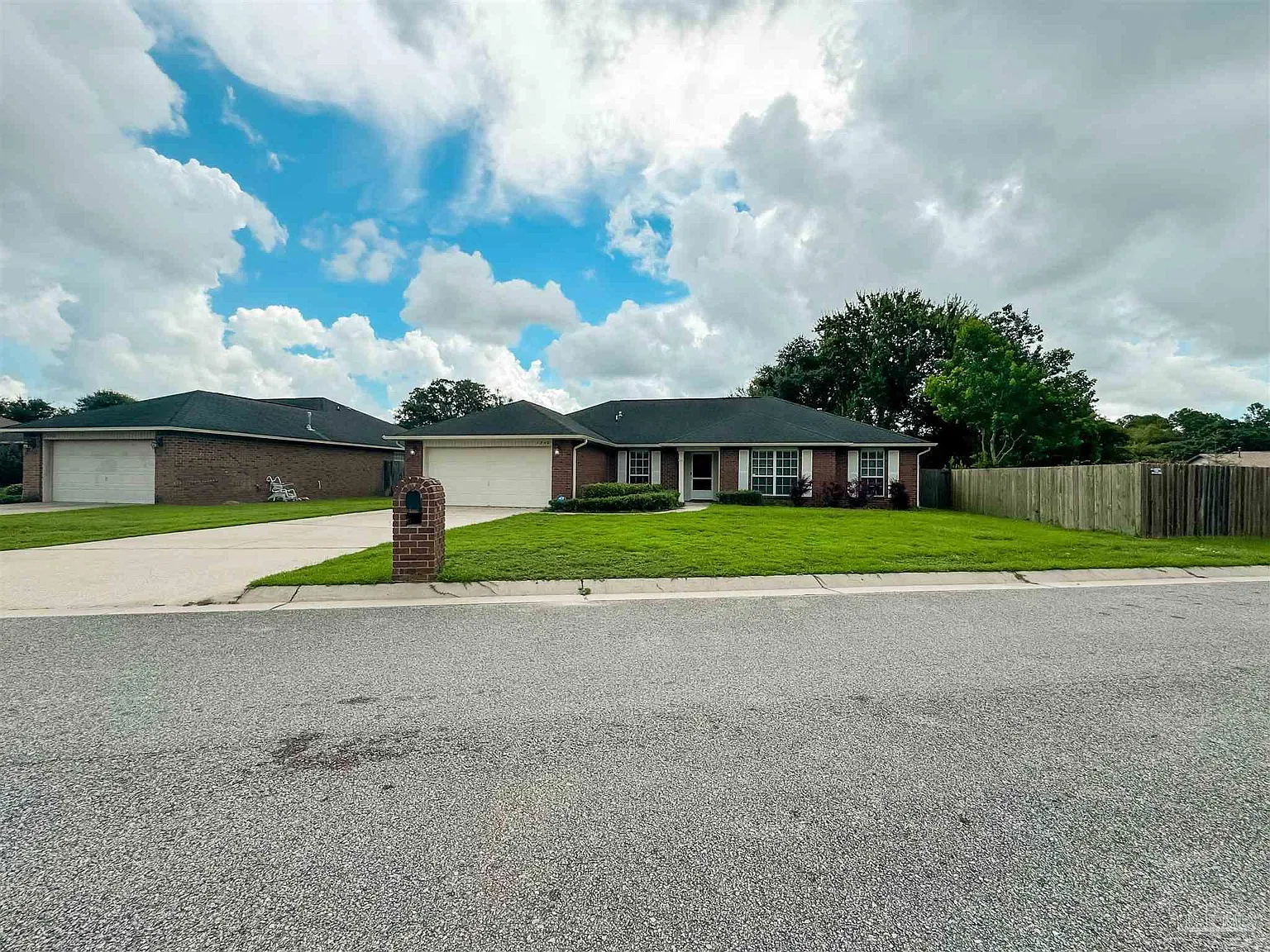 4 bed, 2025 sqft, $2,100 — Photo 2
