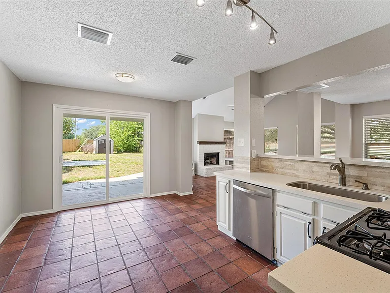 11831 Meadowchase Dr — Photo 14