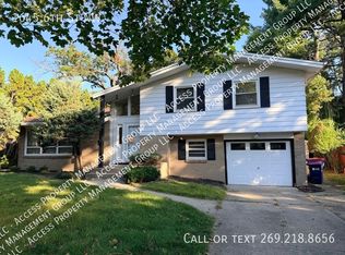 1645 6th St NW, Grand Rapids, MI 49504