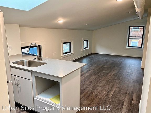 5th image of 526 E 12th St #402