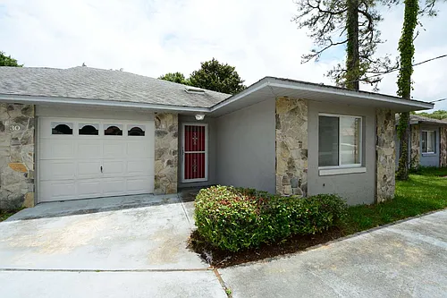 30 Farmsworth Dr #B Photo 1