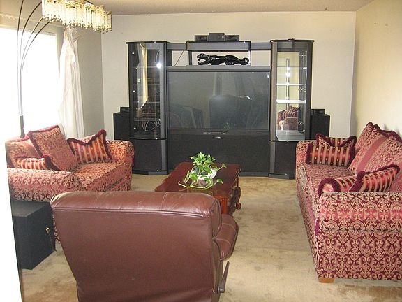 Large Den or 4th bedroom