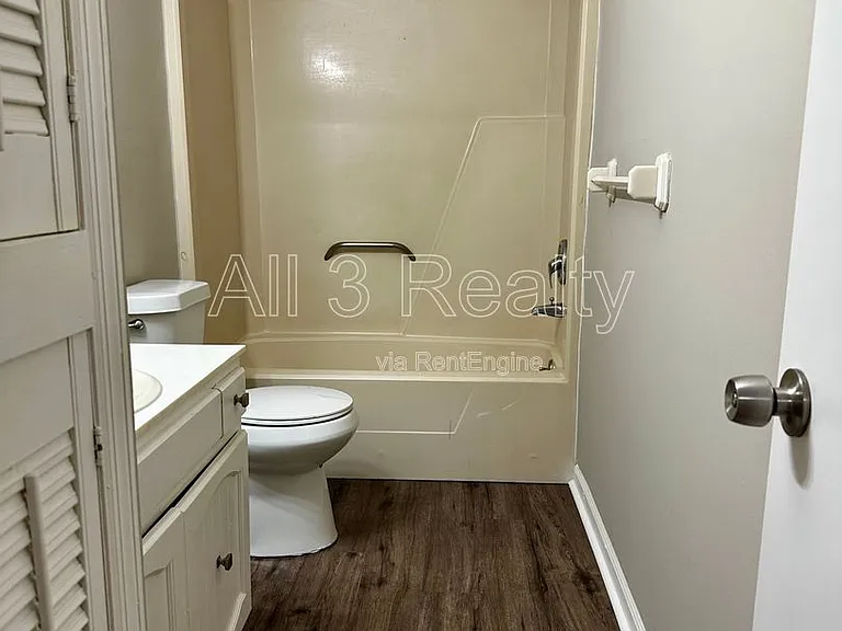 1009 Rosedale Dr — Photo 32