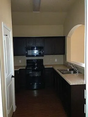 Available Now! Beautiful 3 Bedroom Duplex Located In Grand Heritage, Lavon, Texas! — Photo 3