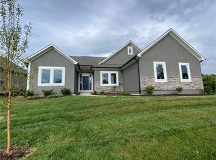 11346 S Redbud Ln, Olathe, KS 66061