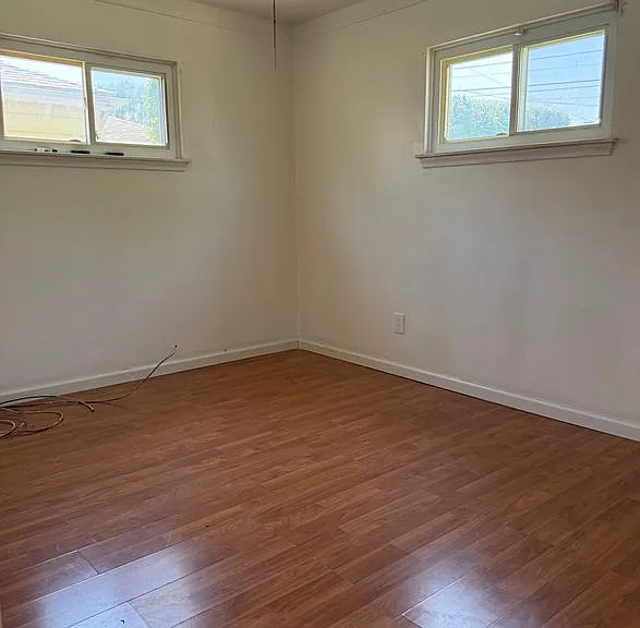 4810 Campbell St — Photo 8