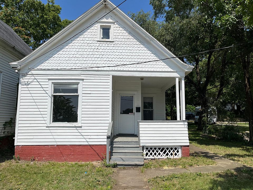 1st image of 2511 NE Adams St