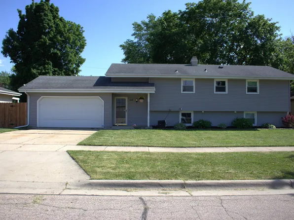 2418 Wesley Ave, Janesville, WI 53545