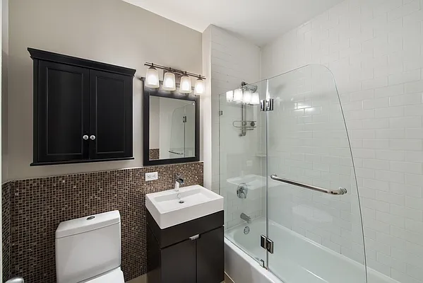 Rented by Nest Seekers International | media 25