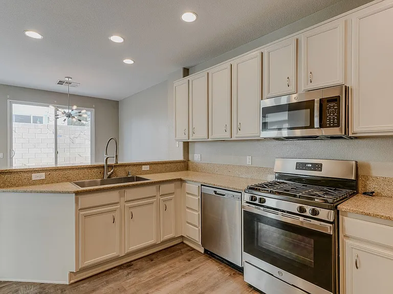 8356 Creek Canyon Ave — Photo 8