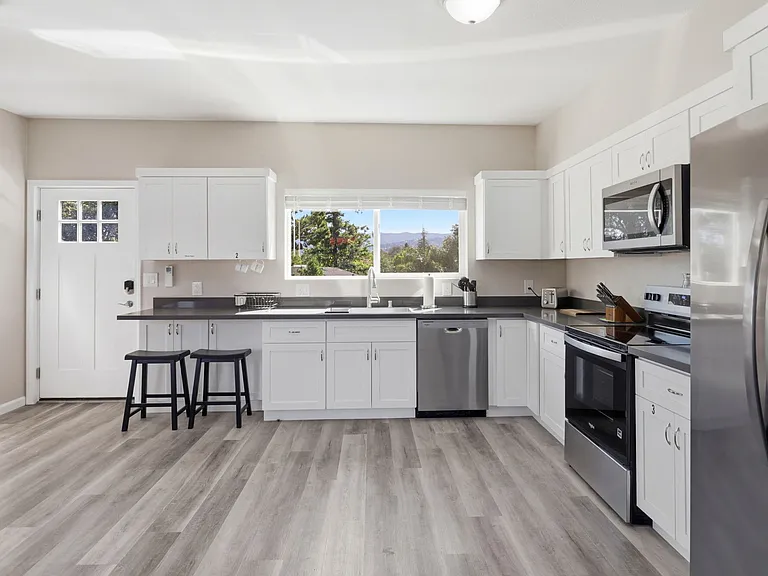 160 Harrison Ave #E1 — Photo 31