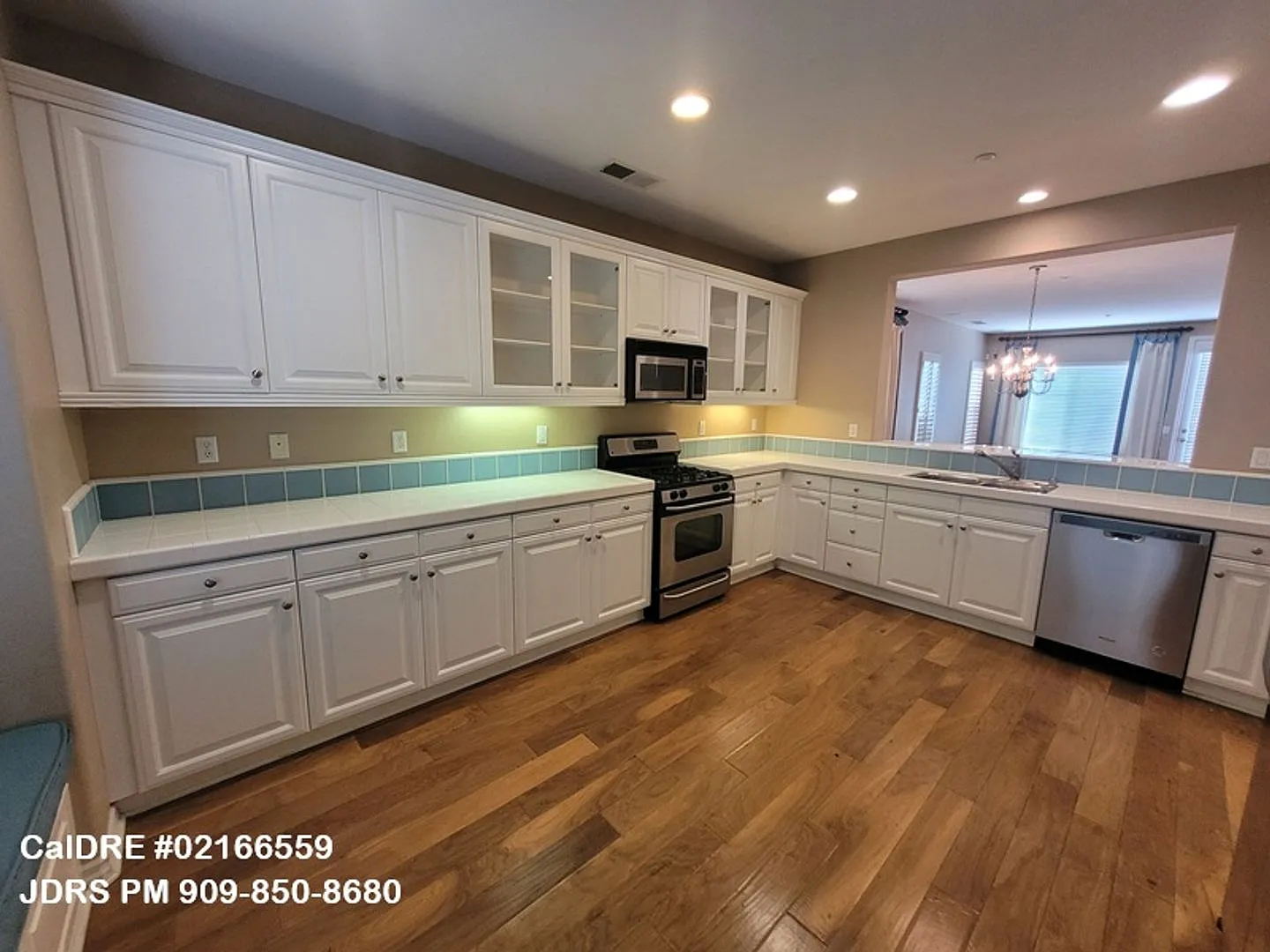 Riverside 3 Bedroom Home — Photo 3