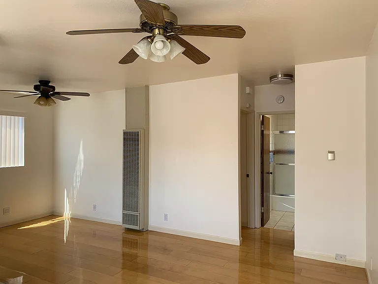 Dining room/ Living Room