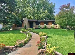 115 Westwood Dr, Mankato, MN 56001