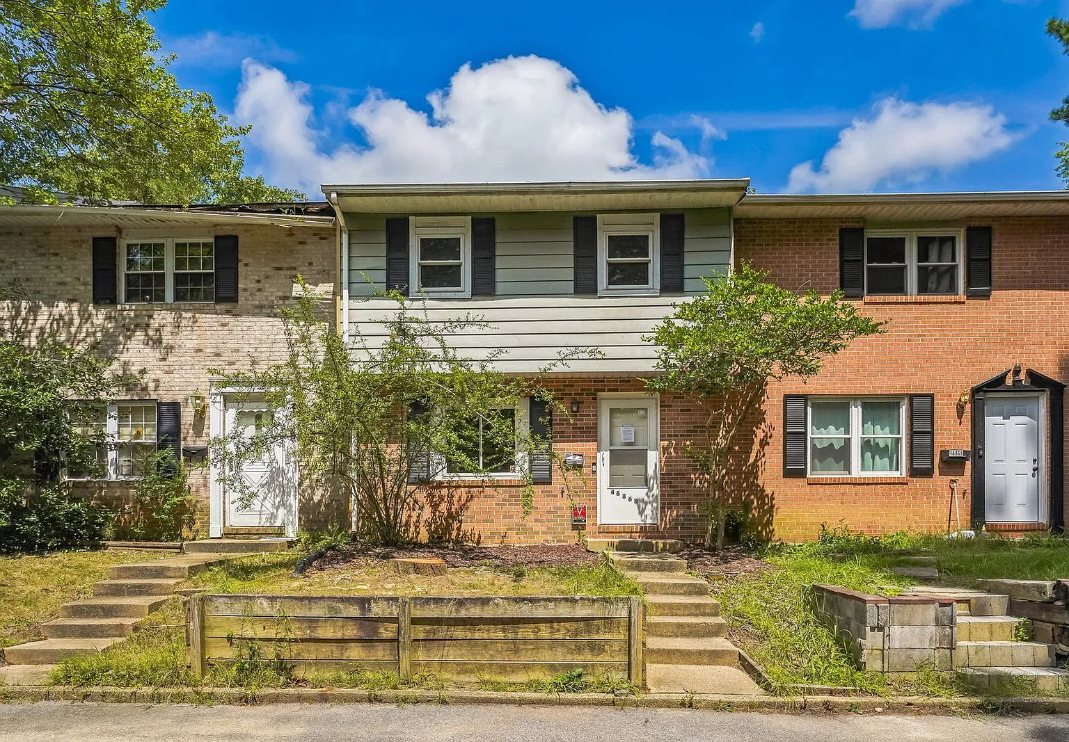 3 bed, 1.5 bath, 1240 sqft, $1,575 — Photo 1