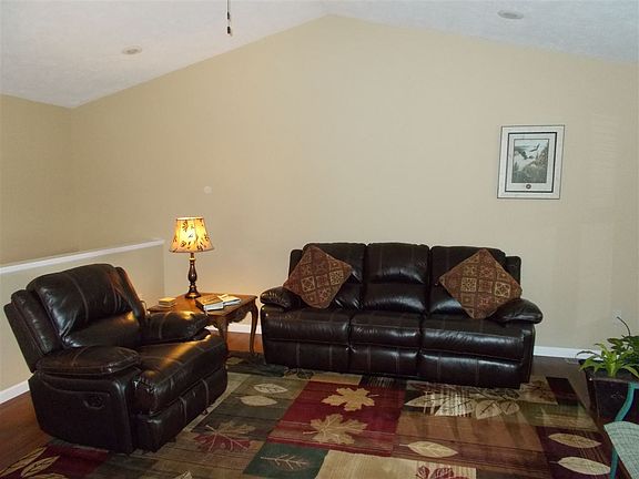 2nd image of 208 Violet Dr
