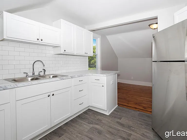 25 Seward Ave NW #2 — Photo 8
