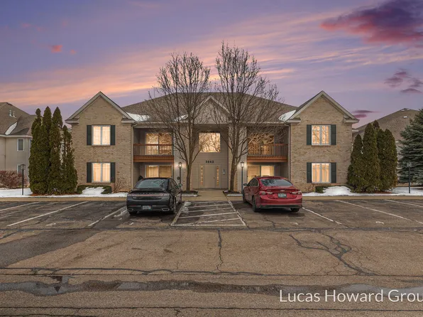 3042 W Crystal Waters Dr Unit 4, Holland, MI 49424