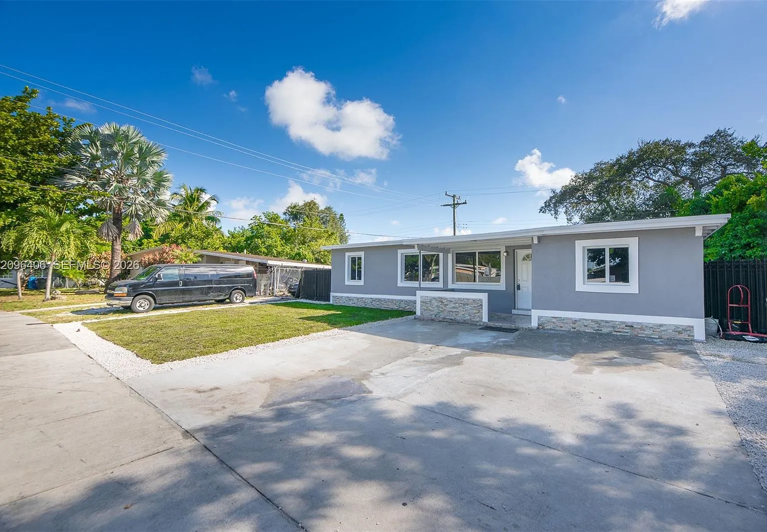 4 bed, 1160 sqft, $3,000 — Photo 2