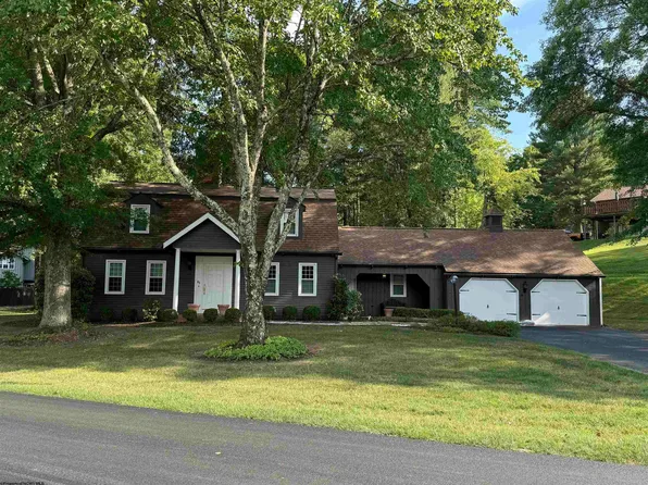 65 Saint James Dr, Clarksburg, WV 26301