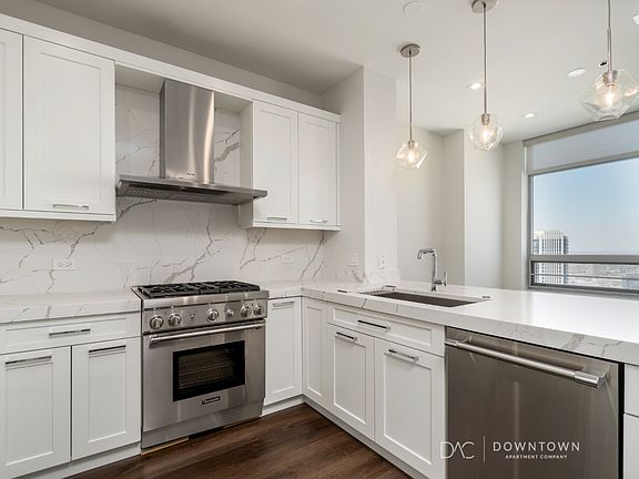 5th image of 230 N Canal St #3606