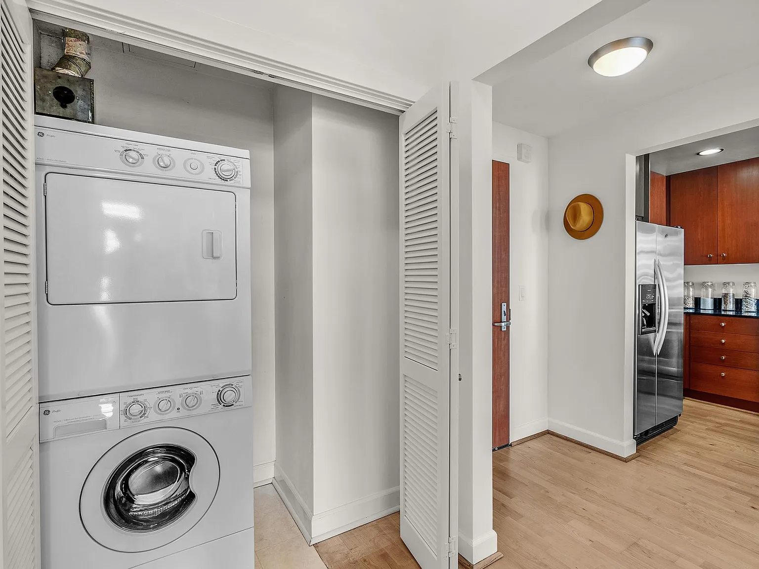 1 bed, 826 sqft, $2,850 — Photo 2