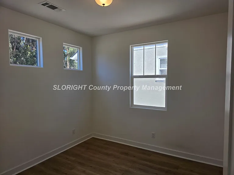 1028 Forest St — Photo 16