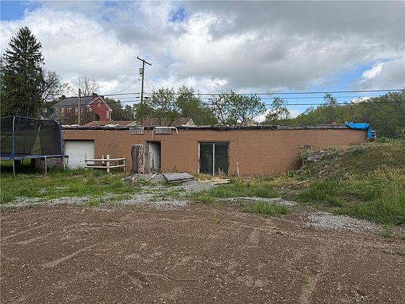 3rd image of 269 Thompson Rd