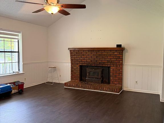 2nd image of 16160 Henderson Rd