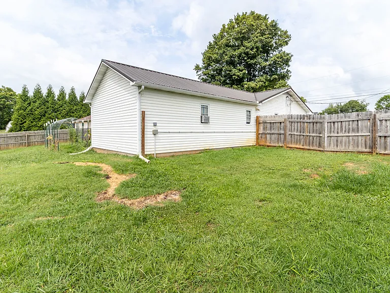 2821 Vicksburg Ln — Photo 13