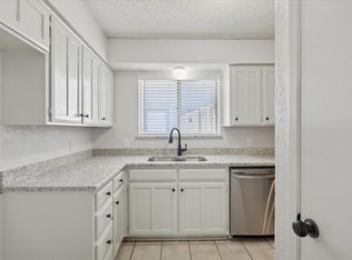 2106 Valleywood Dr, Arlington, TX 76013