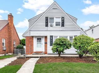 104 Dianne St, Valley Stream, NY 11580