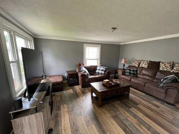 317 Nightingale St, Lapeer, MI 48446