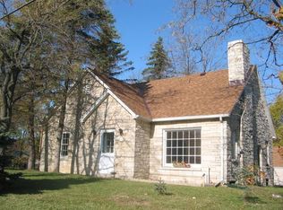 S37W27160 Genesee Rd, Waukesha, WI 53189