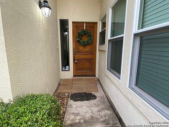 3rd image of 15123 Oak Briar