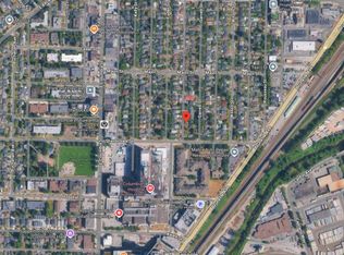 407 Garrett St, New Westminster, BC V3L 3S1