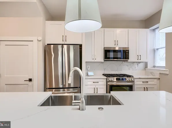 3709 5th St, Baltimore, MD 21225