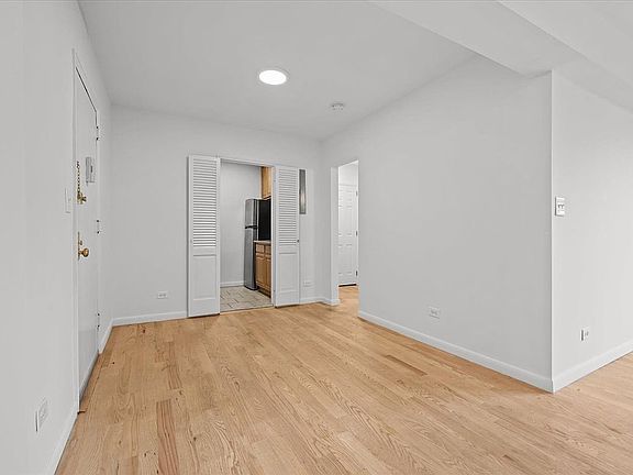 2nd image of 601 Kappock St APT 6R