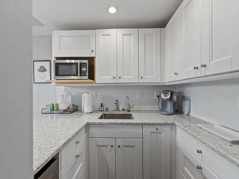 235 Sunrise Ave #3232 — Photo 10