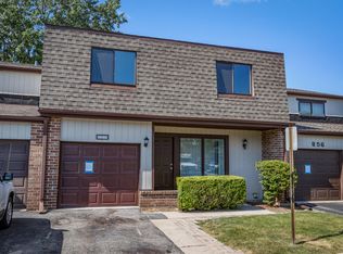 354 Beech Dr, Wheeling, IL