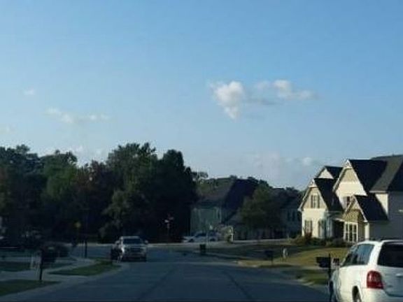 Exterior Neighborhood (street photo)