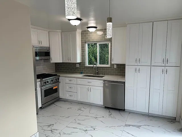 207 W Escalones #C — Photo 1