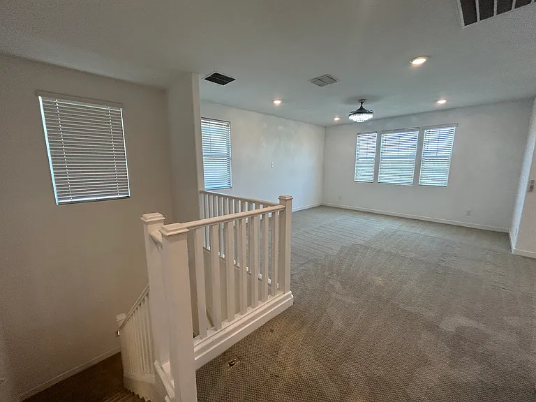 1146 E Weatherby Way — Photo 30
