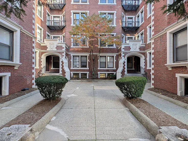 84 Prescott St #2 — Photo 16