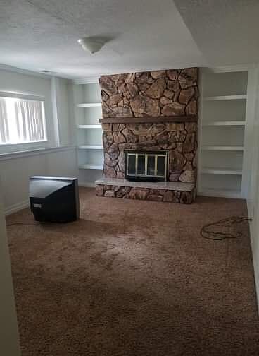 1st image of 640 Foster Dr